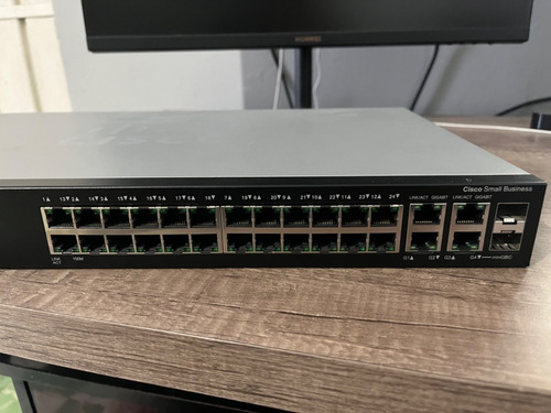 Switch Cisco Sf300-24 Small Business (Usado)