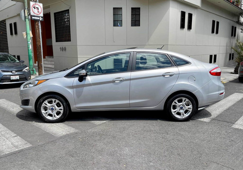 Imagen 8 de 11 de Ford Fiesta 1.6 Se Sedan At 2016