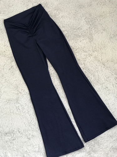 Pantalon Flaired Con Scrunch