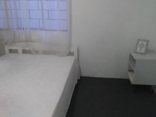 Casa De 3 Dormitorios A Nuevo Con Fondo Amplio Y Cochera