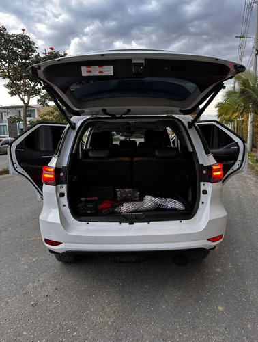 Toyota Fortuner Srv 2.4 Diésel Automática 4x2.