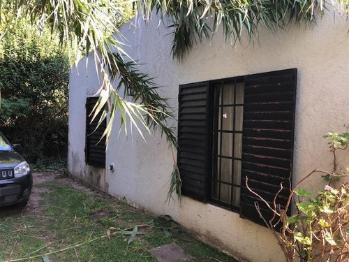 Imagen 2 de 9 de Casa De Tres Dormitorios · Lote Propio De 400 M² · En Esquina