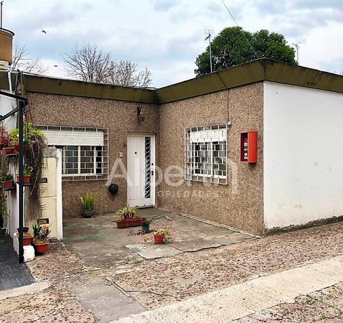 Venta Casa P.h. 3 Amb - Castelar Excelente Zona.