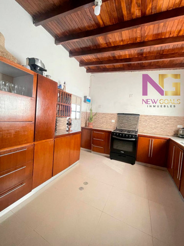 Acogedora Casa Ubicada En La Urbanización La Llovizna