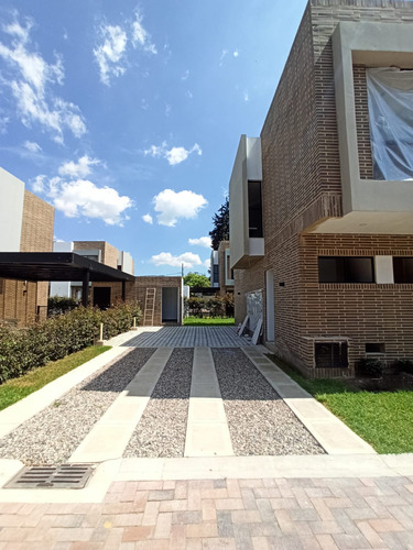 Hermosa Casa Para Estrenar En Condominio Merlot - Chía (18410).