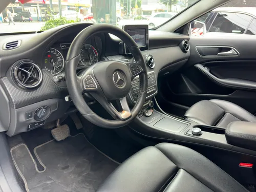 Mercedes-Benz Clase GLA GLA 180 1.6LT TA