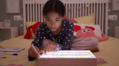 Cinema Light Box Bonnyco Pink W/ 400 Letters & Emojis + 2 Ma