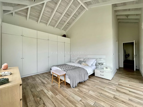 Casa En Venta De 4 Dormitorios En Laguna Del Sauce, Punta Del Este.