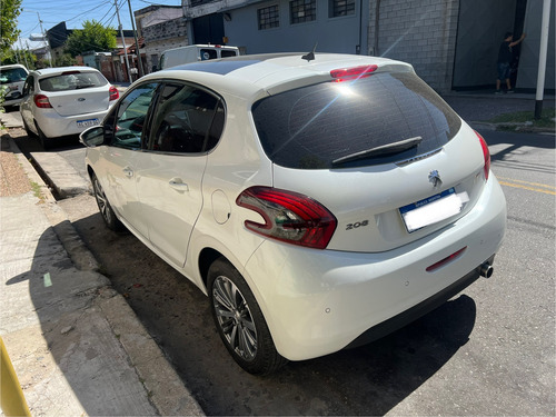Peugeot 208 1.6 Feline
