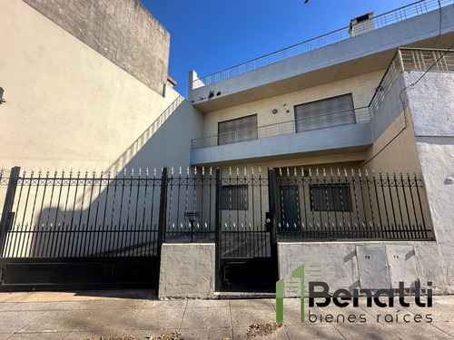 Ph 3 Amb Al Frente En Planta Baja. Doble Cochera Y Patio