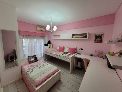 Imagen 13 de 19 de Triplex C/ Coch Y Pileta Climatizada, Impecable! En Venta!