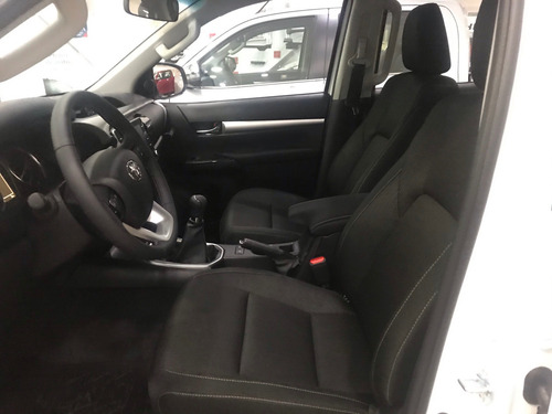Toyota Hilux 4x4 Sr 2.8tdi Aut 6vel Entrega Inmediata 2025