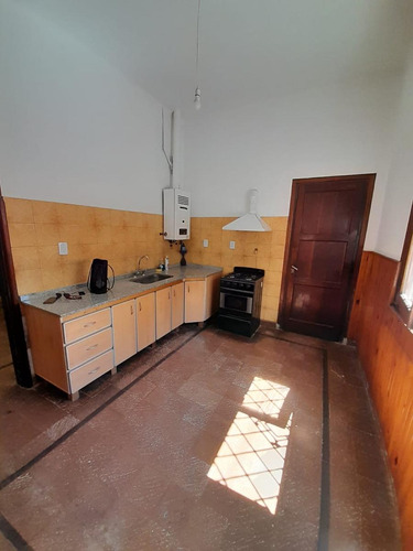 Casa En Venta Alberdi Mas Dpto 2 Dorm