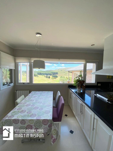 Imagen 9 de 30 de Casa Venta En Tandil. El Valle De Tandil Country Club, Golf & Resort