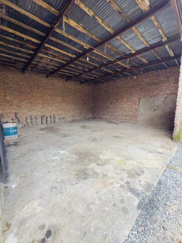 Casa Con Galpon, 2 Dormitorios, Patio, Apto Taller