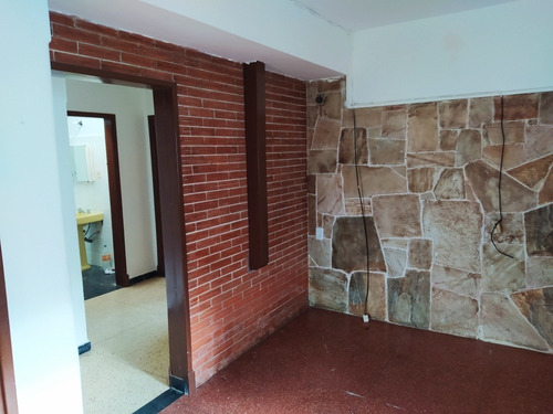 Chalet Ubicado En Pan De Azúcar, Zona Céntrica