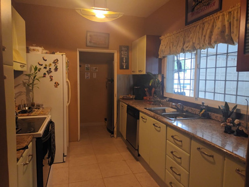 Casa En Venta Campo B, Puerto Ordaz. Amplia Casa Con Terreno Para Remodelar