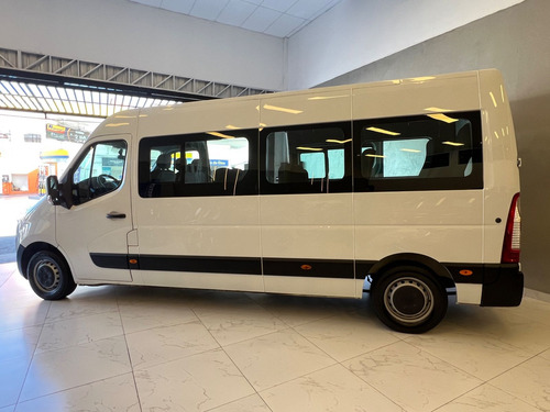 Renault Master 2.3 Executive Minibus L3H2 16 Lugares