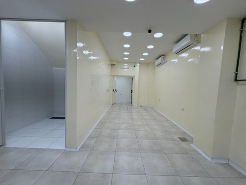 Venta Edificio A Estrenar Dos Plantas + Deposito