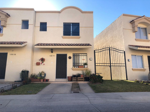 Imagen 1 de 14 de Casa En Venta Al Sur De Guadalajara, Con Recamara En Pb