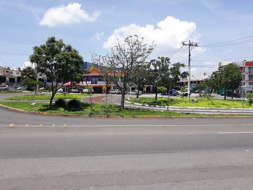 En Venta Terreno Comercial En Centro Sur De 1,000 M2 - Sobre