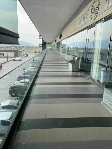 Imagen 3 de 10 de Local Comercial Venta Plaza Malibu Pte De La Ciudad