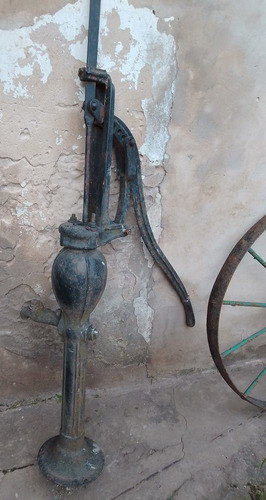 Antiguo Lote Bomba Agua Bola - Rueda Chica Hierro