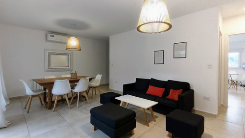 Imagen 2 de 13 de Duplex En Alquiler En Lagoon Pilar
