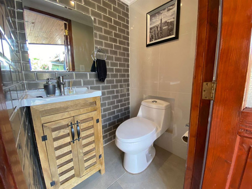 Casa En Venta De 3 Dorm. En Cerrillos