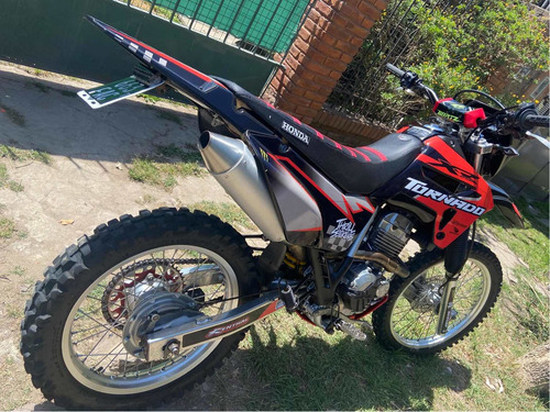 Imagen 2 de 7 de Honda Tornado 250