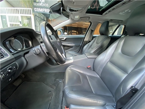 Volvo V60 2.0 T5 Momentum Turbo Gasolina 4p Automático