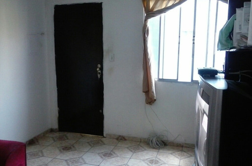Apartamento:2 Dois Quartos 1 Sala 1 Cozinha 1 Banheiro 1 La