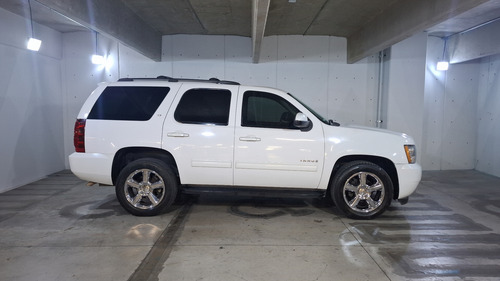 Chevrolet Tahoe 5.3 D PIEL DVD