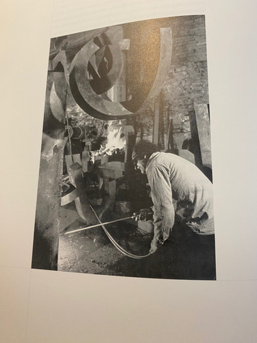 Chillida. Escultura. Escultor Vasco. Guipúzcoa. Libro. (Usado)