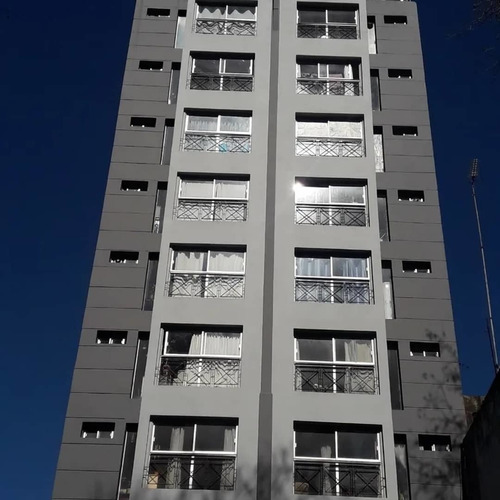 Apto Con Renta En Pocitos Sobre Avda.rivera