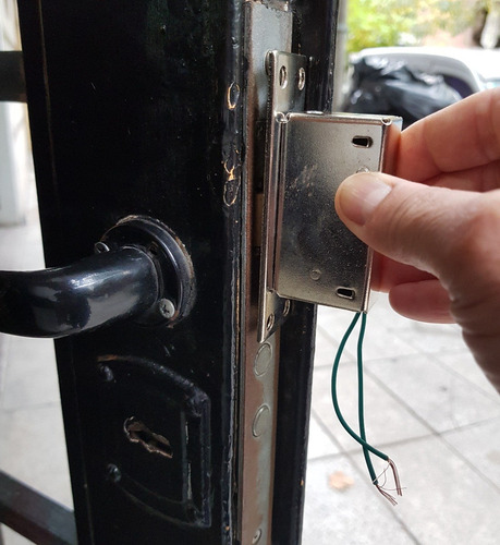 Kit Cerradura Electrica Y Transformador Pulsador Para Puerta Reja