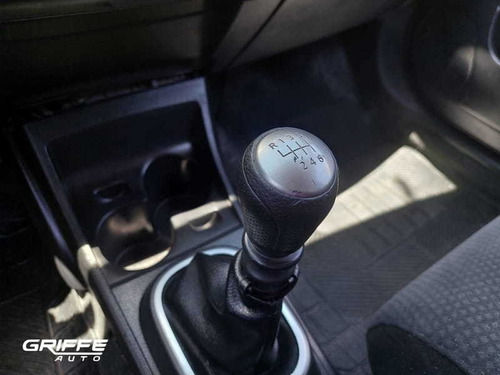 Imagem 12 de 14 de Nissan Tiida Hatch S 1.8 16v-mt 4p 2012
