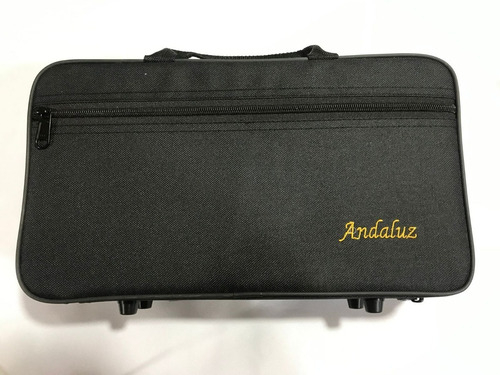 Imagem 4 de 4 de Clarinete Sib/bb Andaluz - Com 2 Barriletes