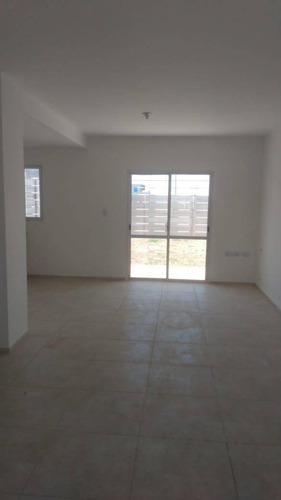 Imagen 2 de 19 de Vendo Duplex Valle Cercano 2 Dormitorios