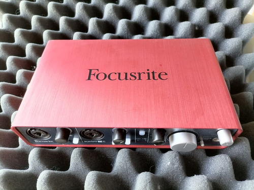 Interfaz De Audio Focusrite Scarlett 2i4 2.ª  Gen