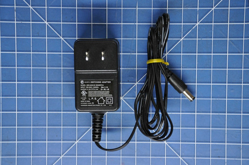 Cargador Adaptador 5v 0.8a Entrada Jack Ads-6am-06