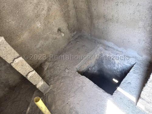 Casa En Venta En Sector La Ensenada Primer Piso Cuenta Dos Habitaciones; Una Principal Con Baño Y Vestier, Y La Segunda Habitación Con Baño Gabriela C.