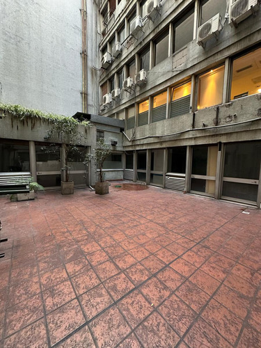 Venta Impecable Oficina Con Terraza Y Toilette Propio En Centro