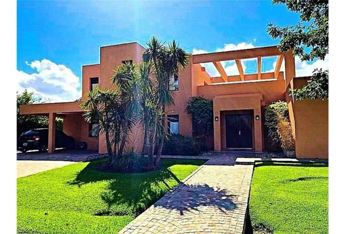 Excelente Oportunidad Casa En Venta En Barrio Privado Santa
