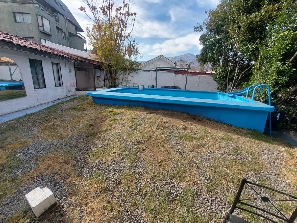 Imagen 1 de 21 de Venta Casa 5 Dormitorios En Las Condes Con Piscina Y 434 M²