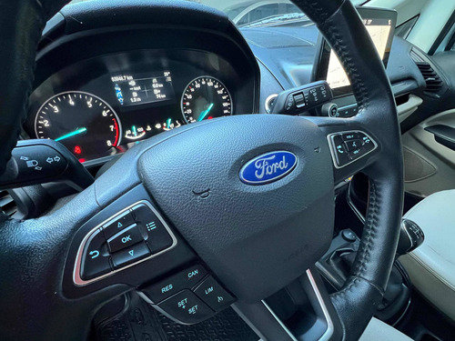 Imagen 21 de 25 de Ford Ecosport Titanium 2019 / Caja Manual / Cuero