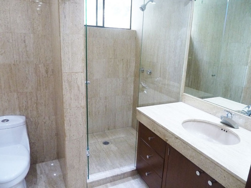 Imagen 19 de 30 de Departamento Remodelado En Venta En Bosques De Las Lomas