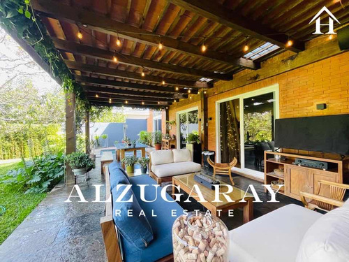 Casa Con Piscina, Pérgola Y Jardín, 4hab, Cond Sausalito