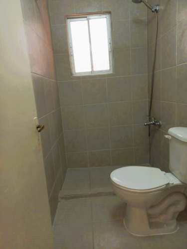 Casa De Un Piso, Con Ubicación Inmejorable, Avenida Condell