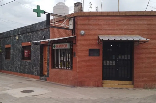 Casa En Venta 3d Más Local Comercial. General Bustos 